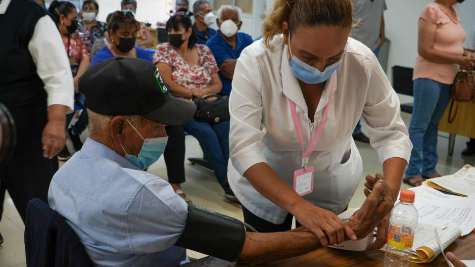 Gobierno de Sonora beneficia más de 800 mineros retirados de Cananea y sus familias con la primera jornada integral de salud especializada